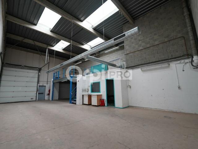 Local d'activité divisible à louer Lyon 3e 394 m²