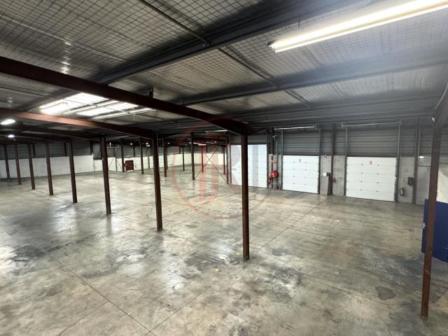 LOCAL D'ACTIVITE ENTREPOT DE 2250M2