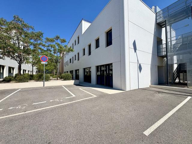 Local d'activité Le Cannet des maures 309,36 m2 309m² Le Cannet des Maures