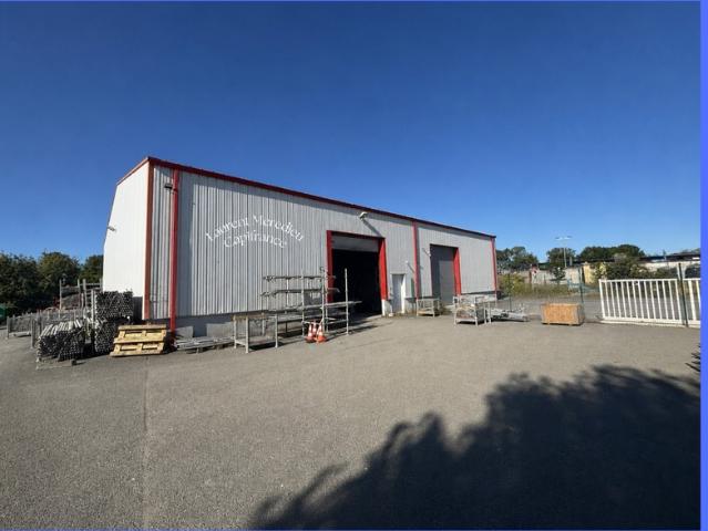 Local d'activités de 570 m² – Entrepôts, bureaux et possibilité de division en 2 lots indépendants