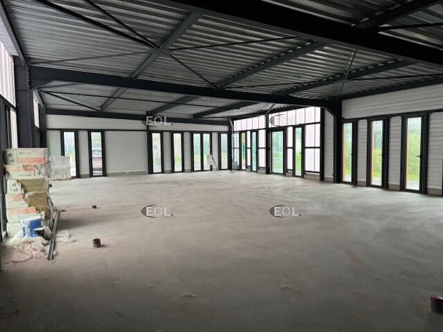 Local d'activités et bureaux à louer Le Coudray Montceaux Proche A6