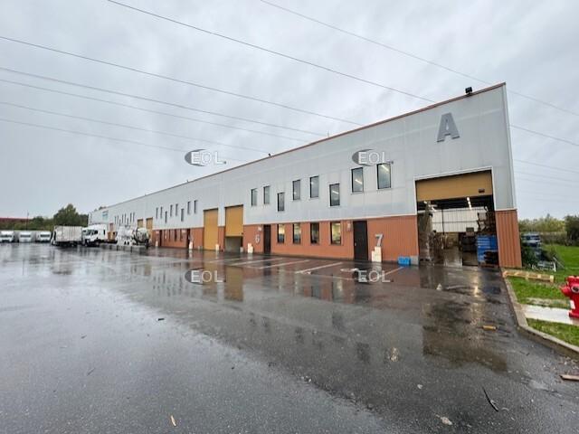 Local d'activités et bureaux à louer Le Coudray Montceaux Proche A6