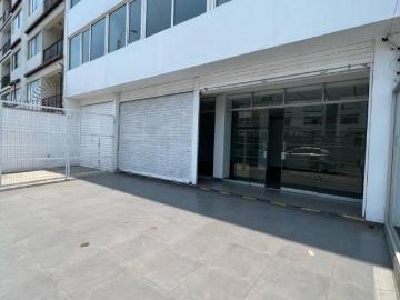 Local de 5 pisos con excelente ubicación
