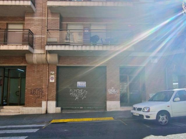 LOCAL DE 80 M2 CON PUERTA AUTOMÁTICA Y MUELLE DE CARGA EN ALQUILER ZONA INEM