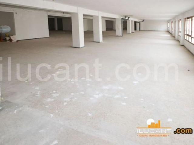 LOCAL DE 1000 m2