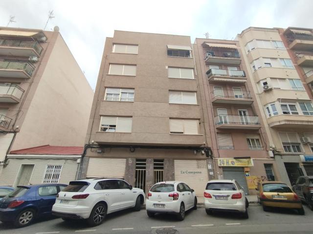 LOCAL DE 101 M2 CON SALIDA DE HUMOS