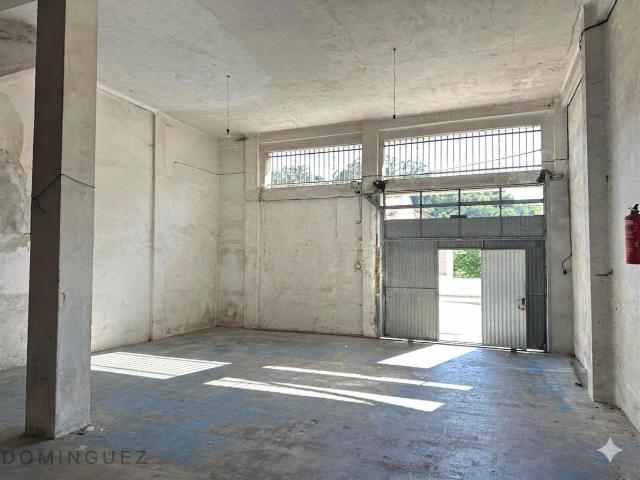 LOCAL DE 114 M² EN MARÍN CON VADO Y GRAN POTENCIAL