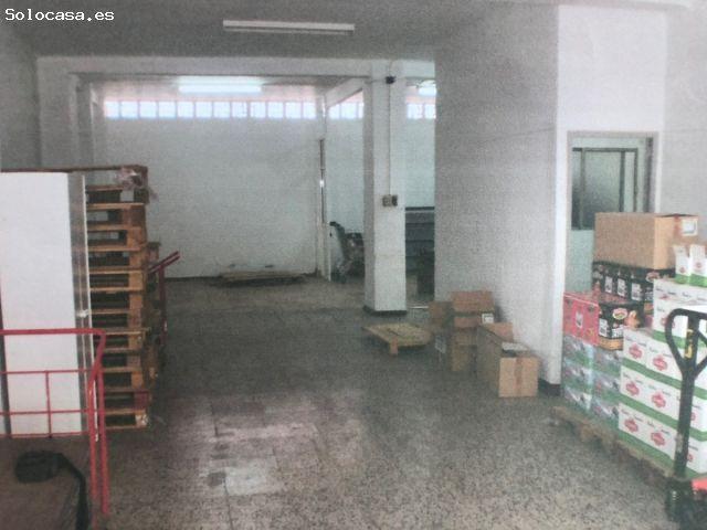 Local de 136 m2 completamente diáfano