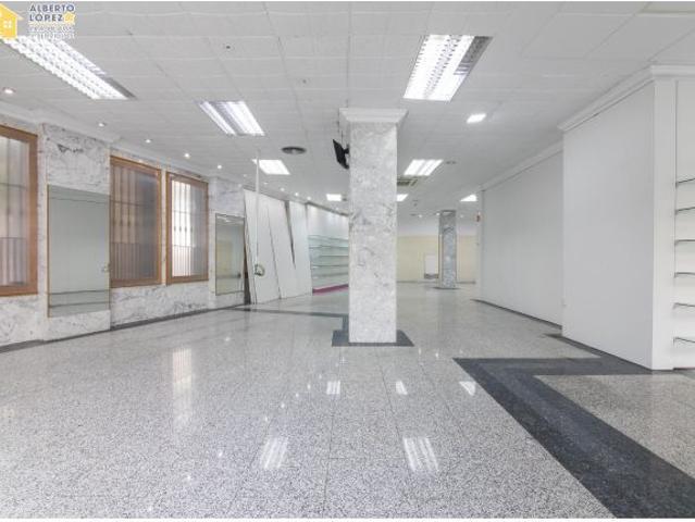Local de 200 metros en venta en el centro de El Altet