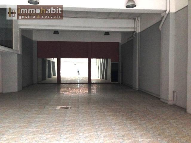 LOCAL DE 240 M2 EN CAP PONT