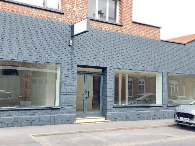 LOCAL DE 280 M2 SUR DEUX NIVEAUX