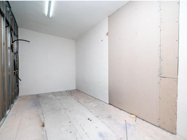 LOCAL DE 284 m2 EN ZONA CASTILLO DE BELLVER