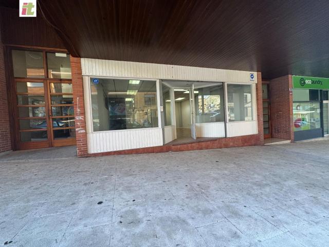 Local de alquiler, en zona de alta visibilidad de Sopela