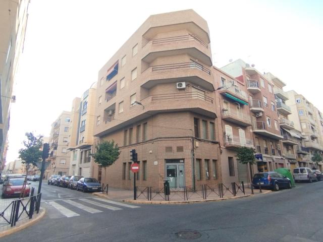 LOCAL DE ESQUINA DE 222 M2 CO. MAGROS