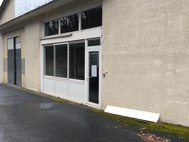 Local de stockage avec Bureaux