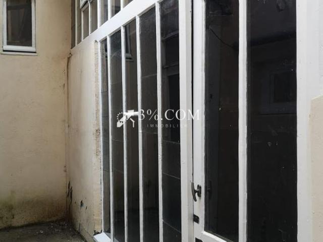 Local de stockage proche mer