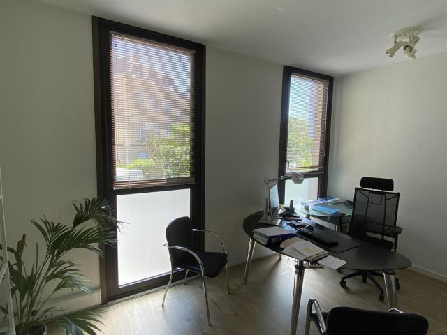 Local de standing – Usage mixte possible: professionnel ou. 140m² Vichy