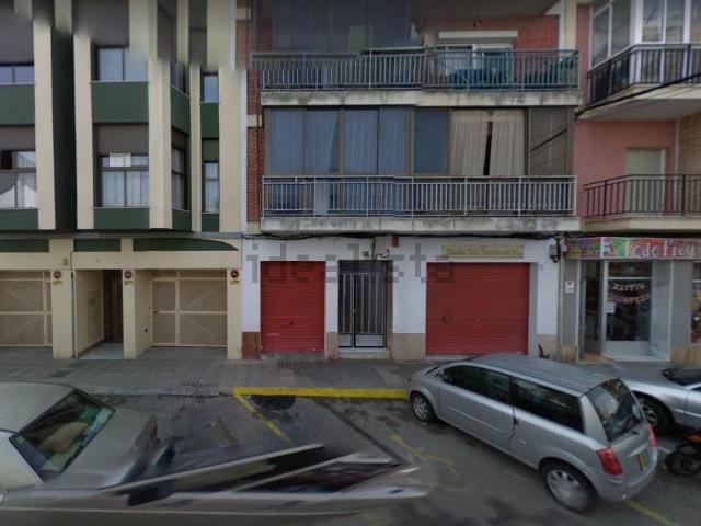 Local, Denia