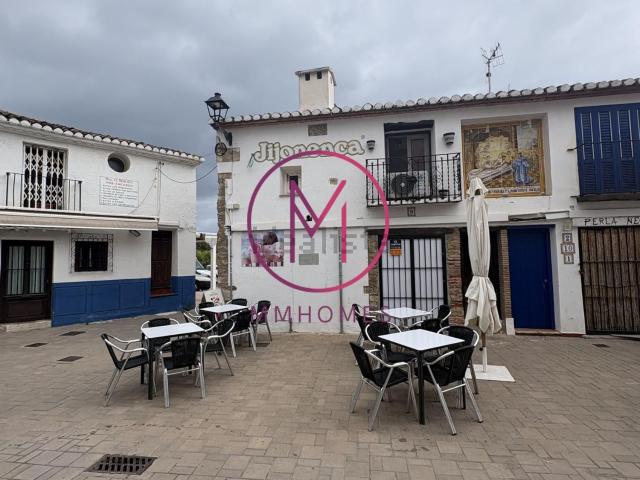 Local, Denia
