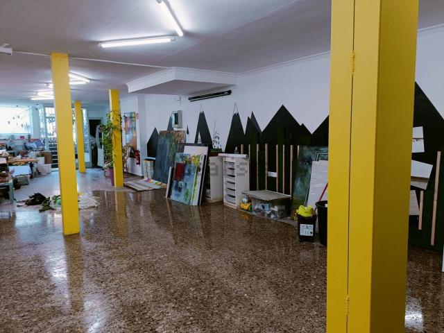 Local, Denia