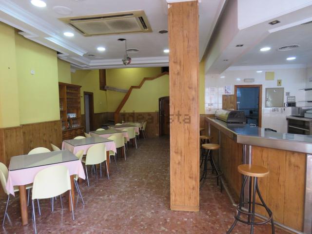 Local, Denia