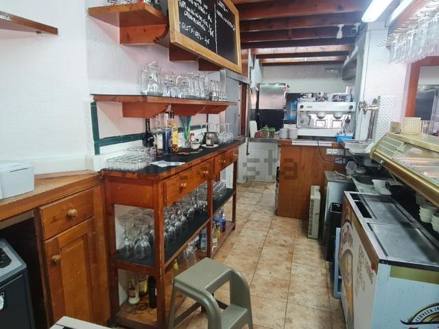 Local, Denia