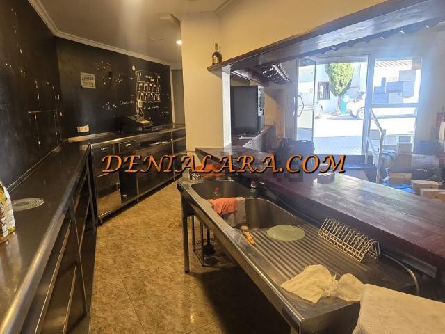 Local, Denia