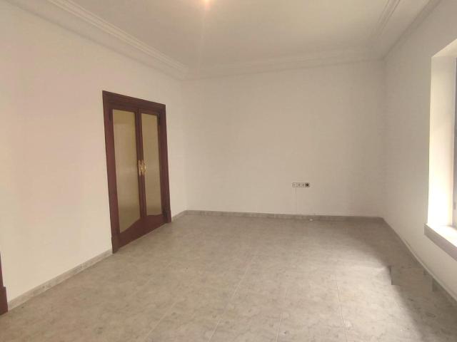 LOCAL DESTINADO PARA OFICINAS EN ZONA PRIVILEGIADA NO VIVIENDA