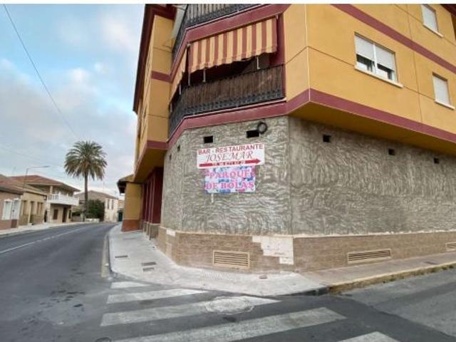 Local diáfano en planta baja y en esquina