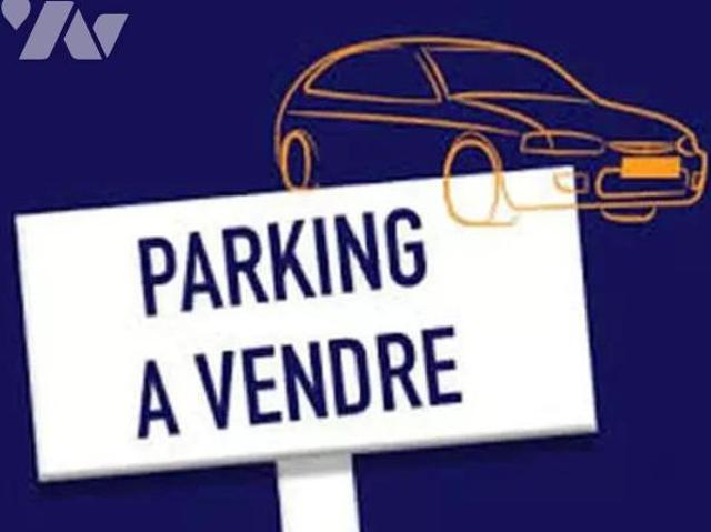 Garage en vente à Saint Malo, Bretagne, 20000€