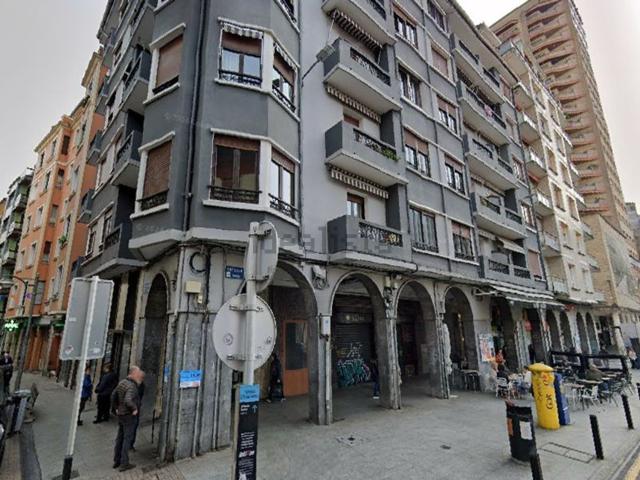 Local, Eibar
