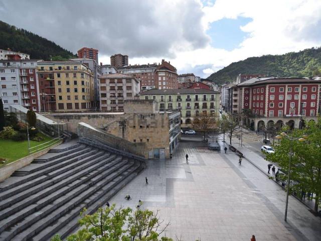 Local, Eibar