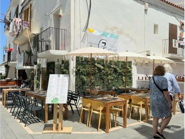 Local, Eivissa