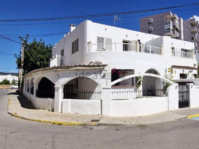 Local, Eivissa