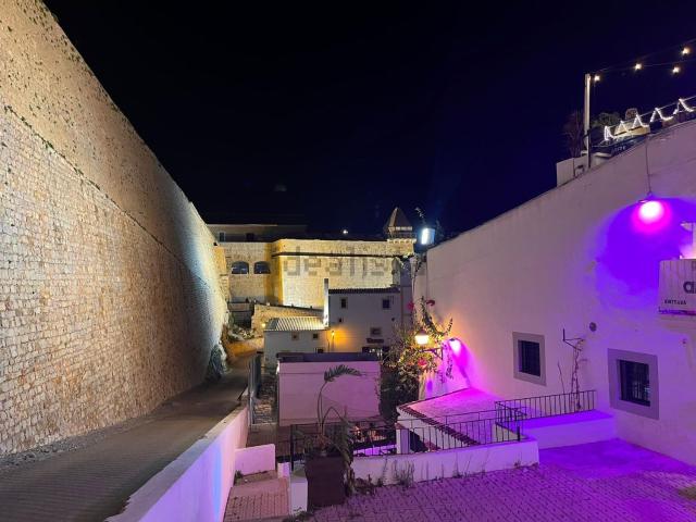 Local, Eivissa