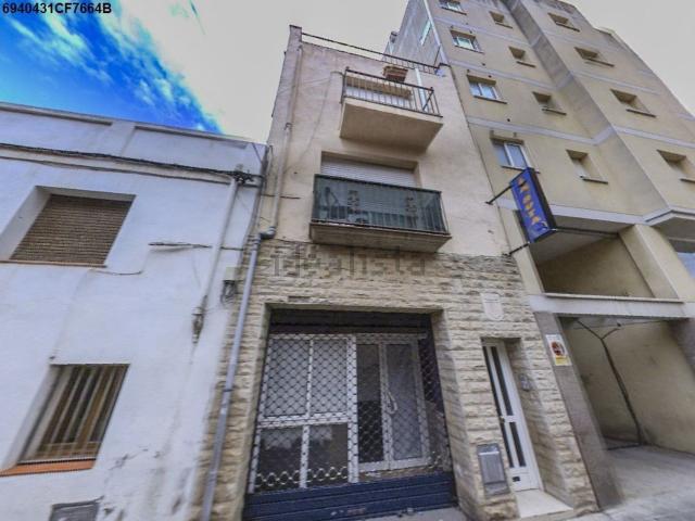 Local, El Vendrell