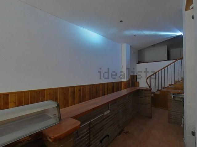 Local, El Vendrell