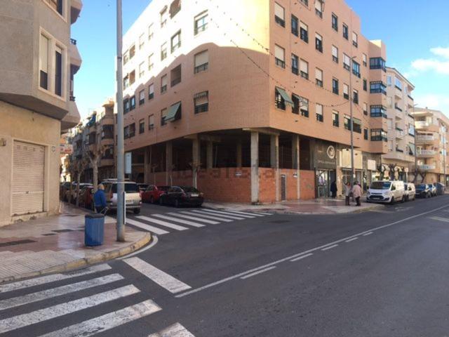 Local, El Campello