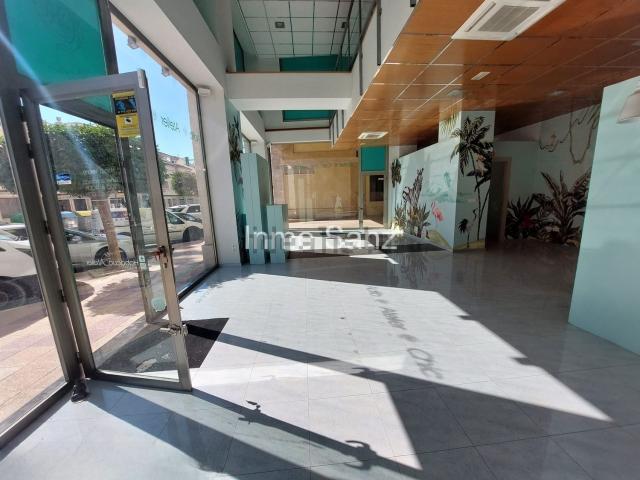 Local, El Campello