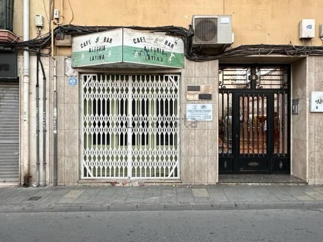 Local, Elda