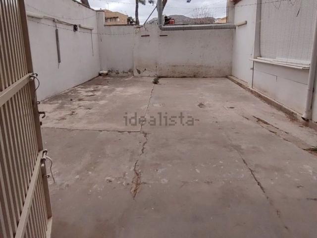 Local, Elda