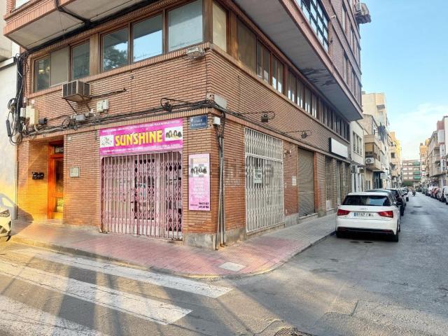 Local, Elda