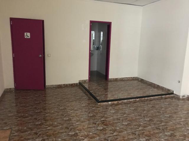 LOCAL EN VENTA 160m2 DÍAFANOS AL LADO DEL CENTRO ZONA MUY COMERCIAL