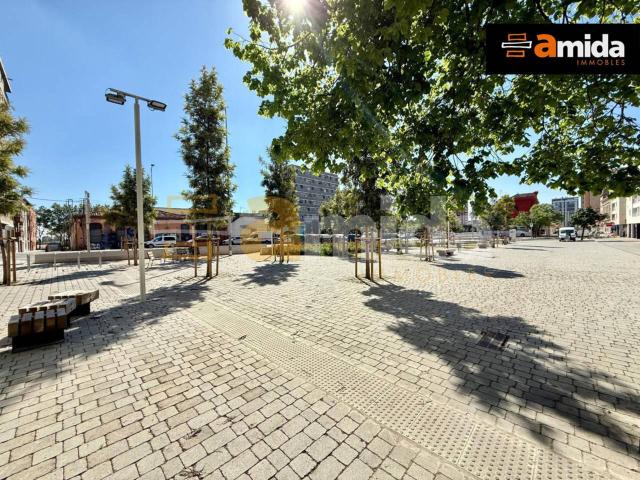 LOCAL EN VENTA Y ALQUILER CON DOS PLANTAS Y DOBLE ACCESO en el centro de Sabadell