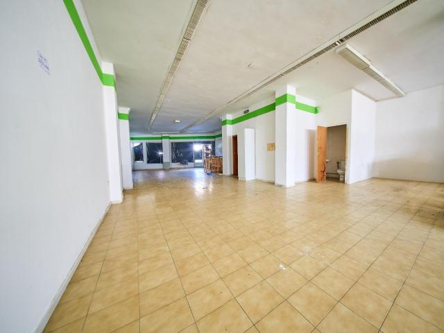 LOCAL EN VENTA Baza