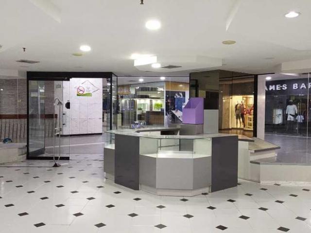 Local en venta CCCT, Chuao, 208 m2, 2B/2P. Excelente ubicación