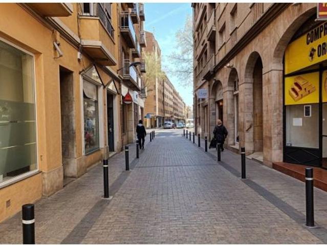 LOCAL EN VENTA CERCA DE PASSEIG PRIM