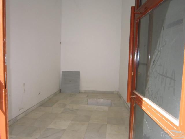 Local en venta con 67 m2, 2 dormitorios en Lucena