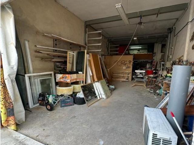 LOCAL EN VENTA CON MUCHAS POSIBILIDADES EN EL BARRIO DE SAN GABRIEL