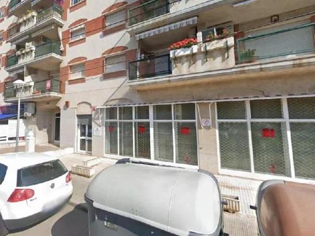 LOCAL EN VENTA EN TORREDEMBARRA